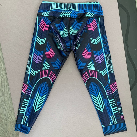 Mara Hoffman Activewear - Cropped Leggings - Picture 5 of 6